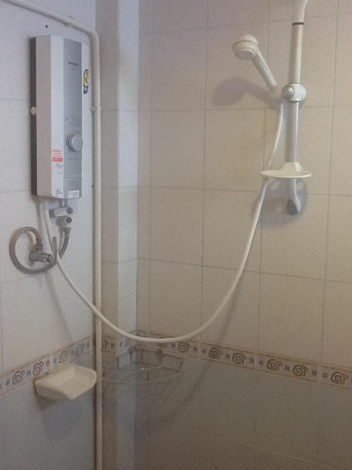 Peach Guesthouse Hatrin Kültér fotó